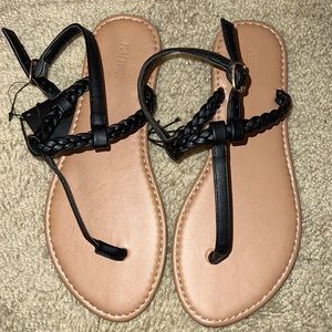 ✅ (4 for $20) New Forever 21 black sandals